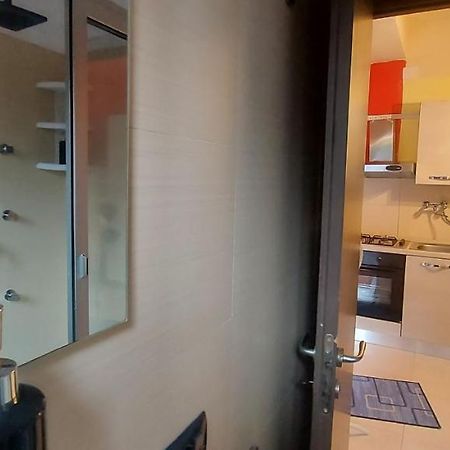 Stanza In Villa Con Giardino Con Box Doccia Idromassaggio Rent A Car Aci Bonaccorsi 外观 照片