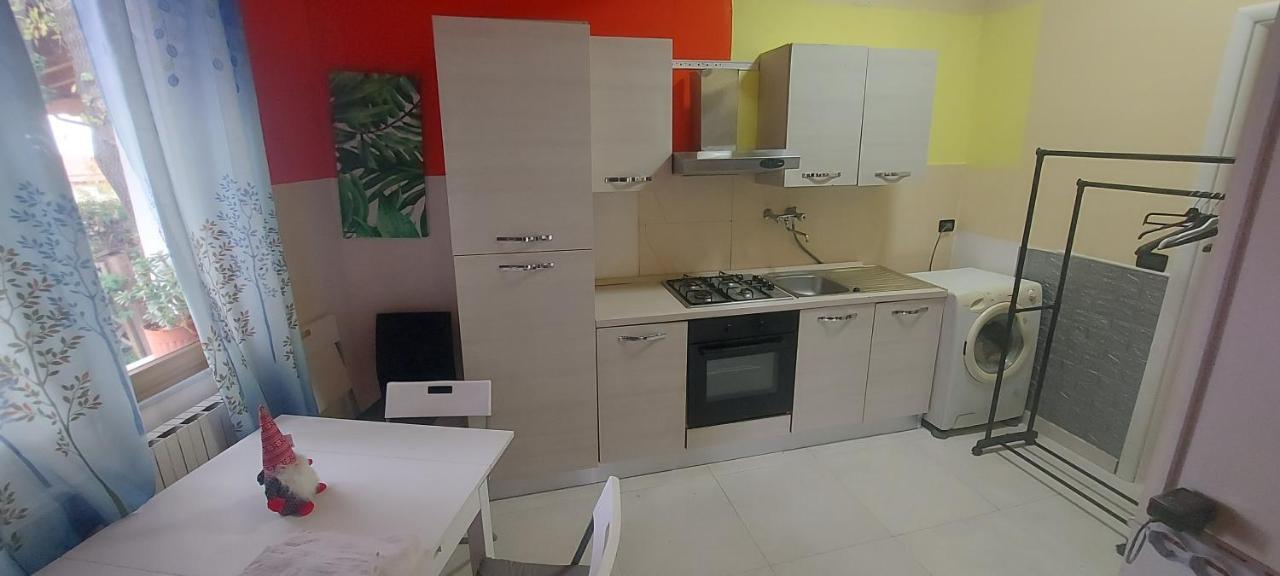 Stanza In Villa Con Giardino Con Box Doccia Idromassaggio Rent A Car Aci Bonaccorsi 外观 照片